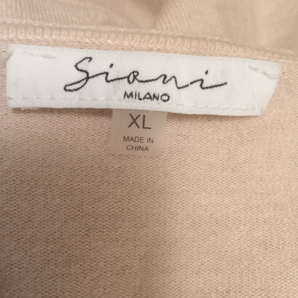 Gianni Milano women's laced embroidered pink sweater. Size XL